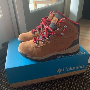 Columbia women’s hiking boots